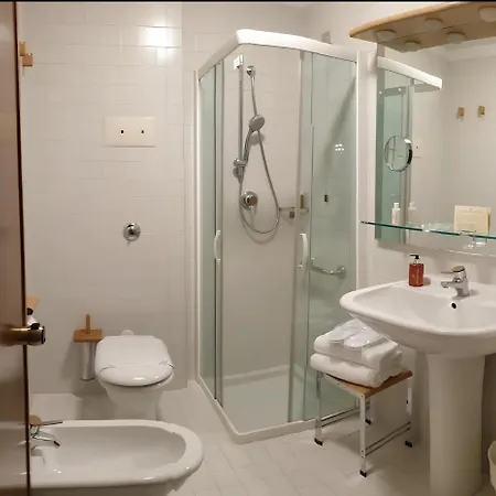 Suite In Hotel Cristallino מלון דירות 4*
